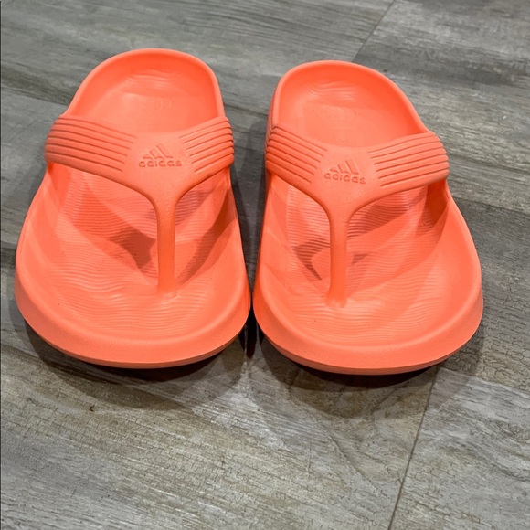 Adidas flip-flops 🩴 sandals size mens 7 Vibrant Orange Flip Flops - Picture 3 of 10